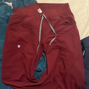 Maroon Fig cargo scrub pant